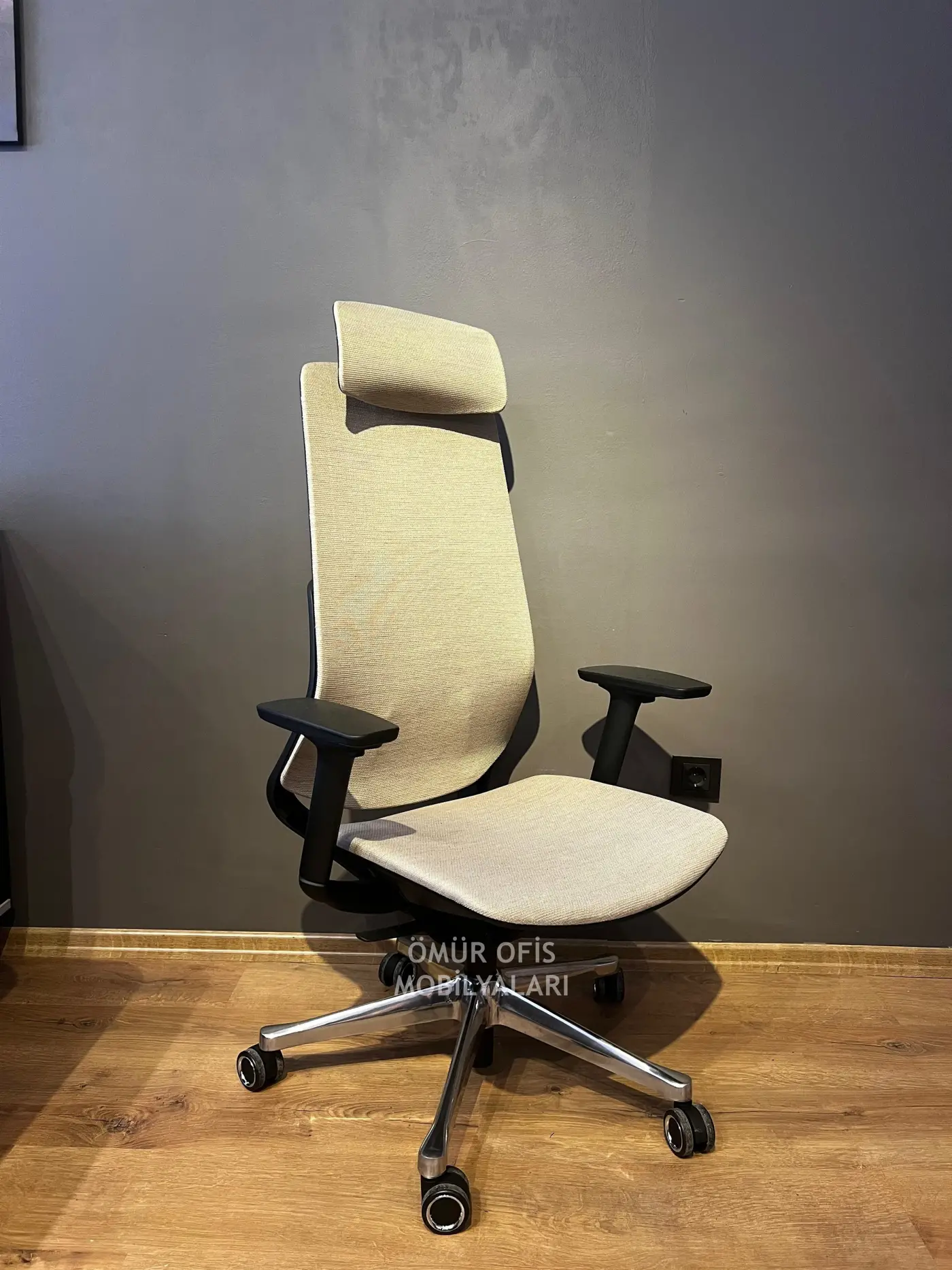 Pescaro Makam Koltuğu