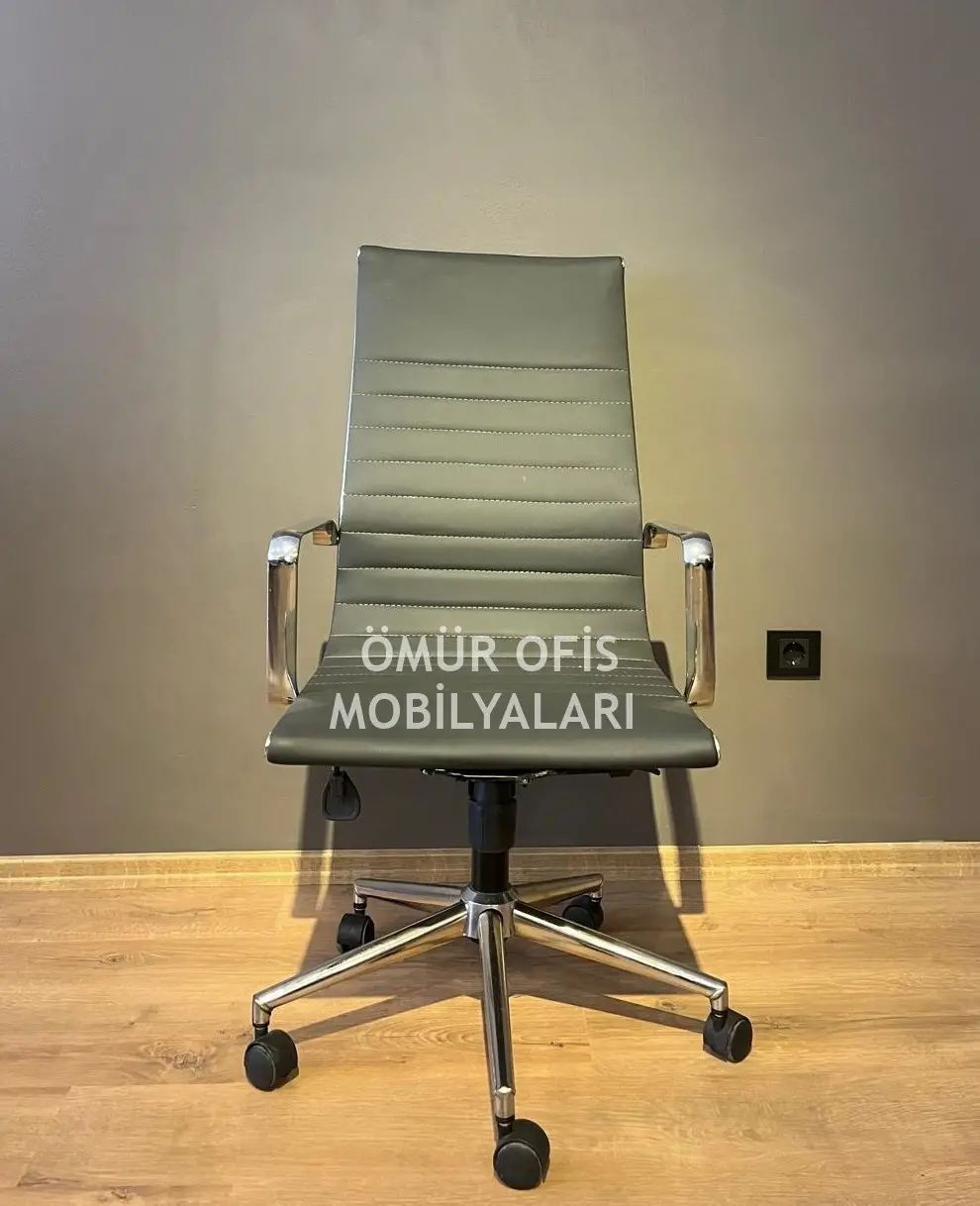 Nesta Krom Makam Koltuğu