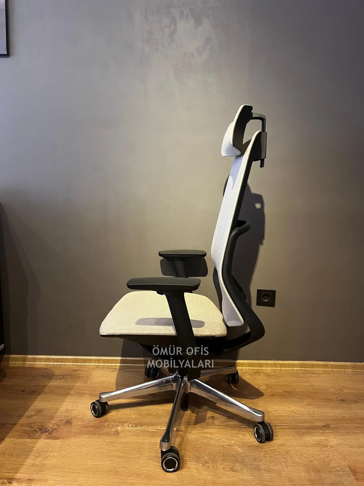 Pescaro Makam Koltuğu