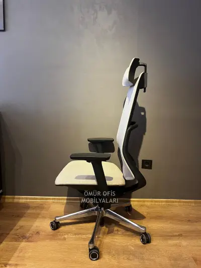 Pescaro Makam Koltuğu