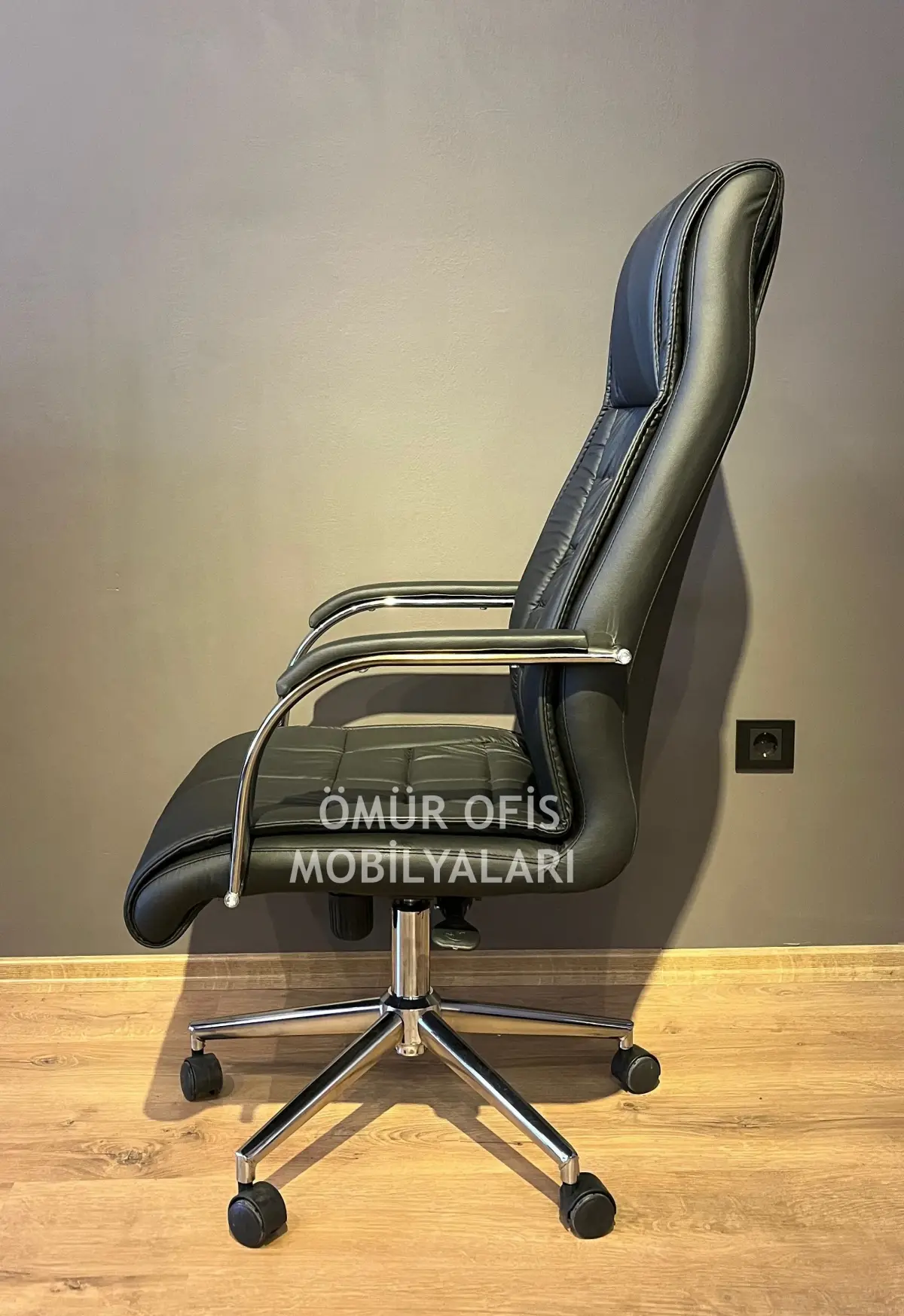 Demir Makam Koltuğu