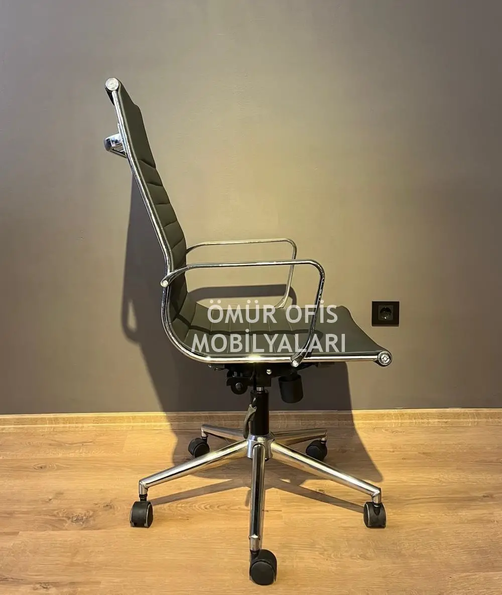 Nesta Krom Makam Koltuğu