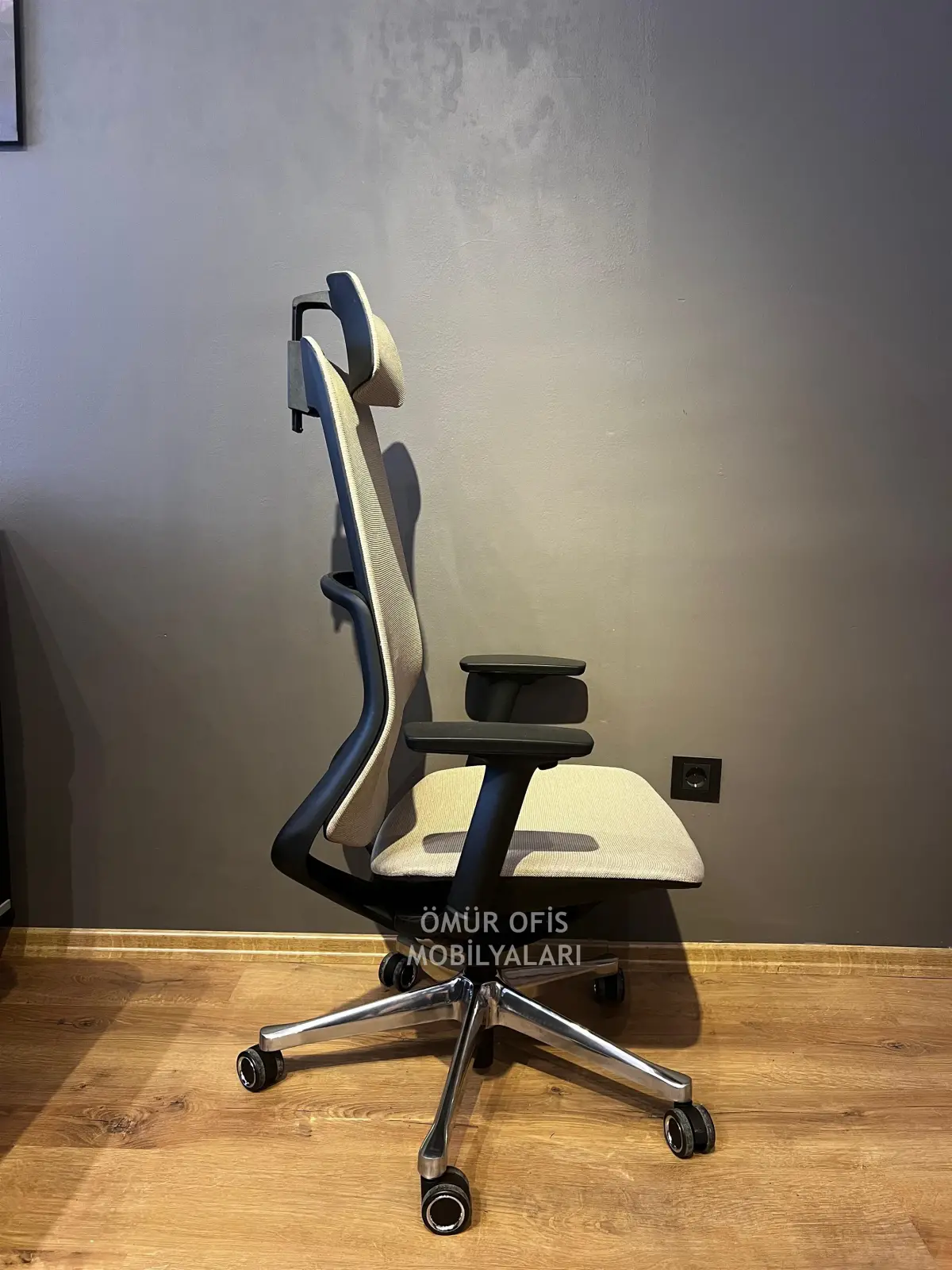 Pescaro Makam Koltuğu