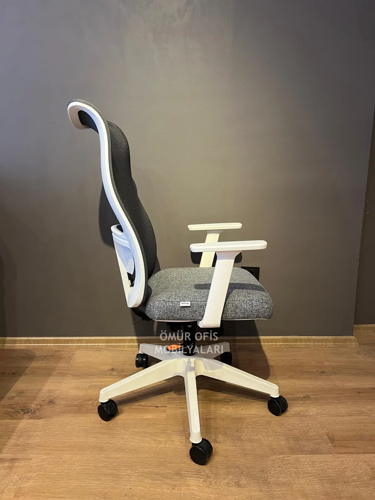 Lucas White Makam Koltuğu