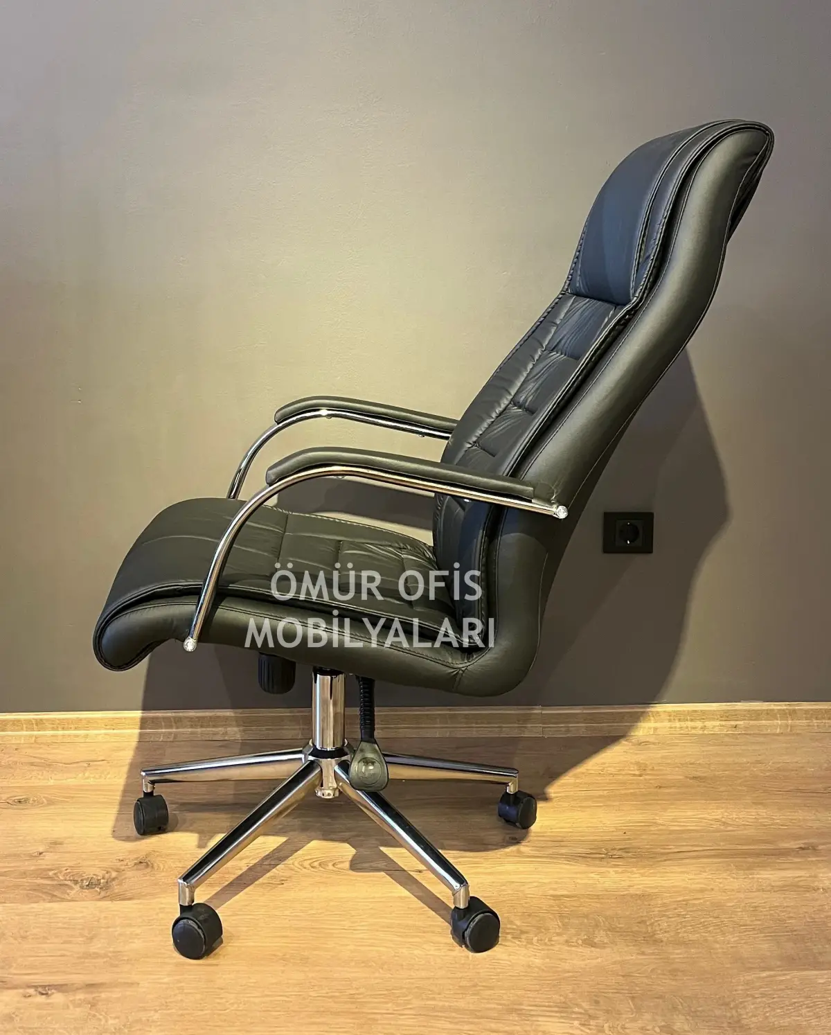 Demir Makam Koltuğu