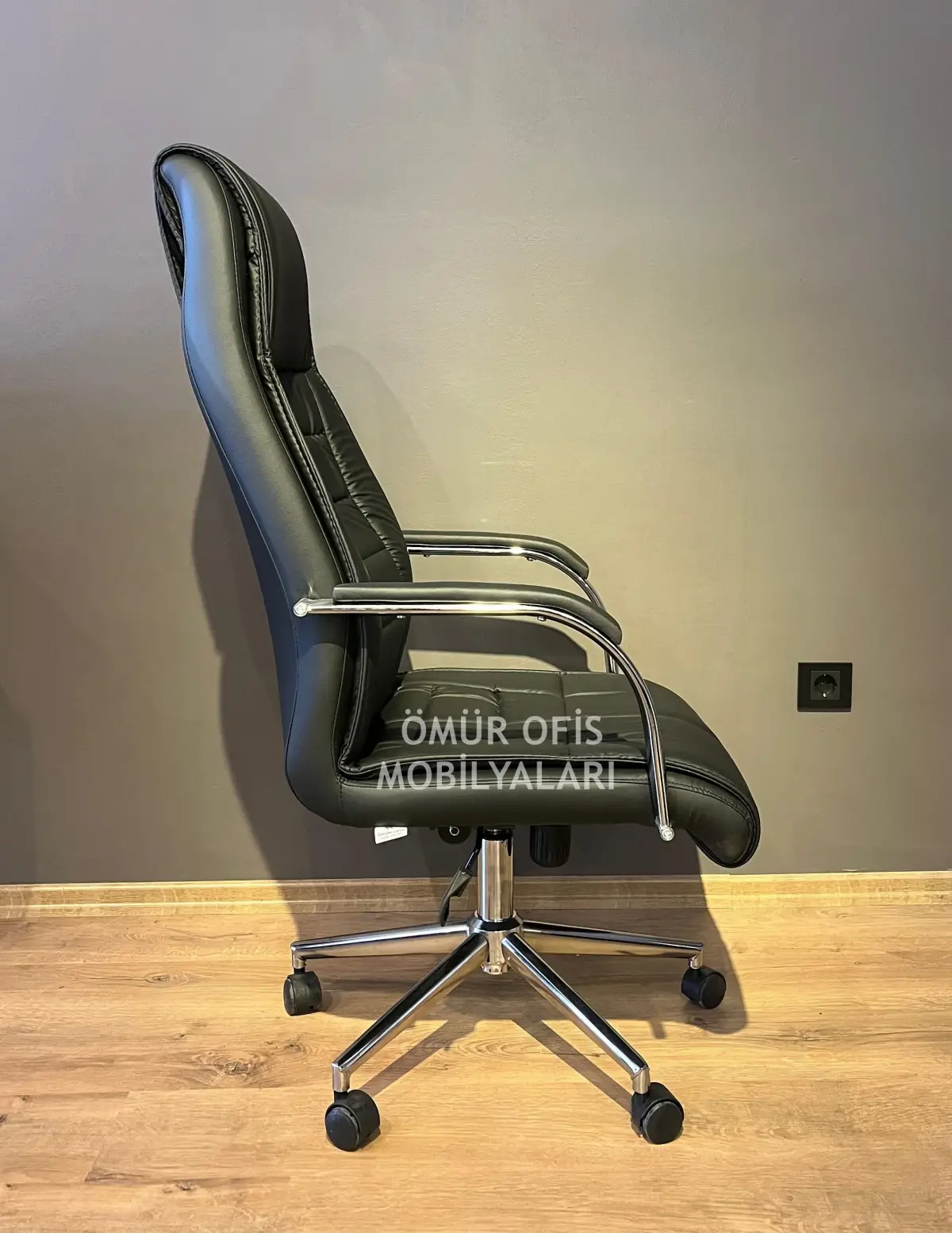 Demir Makam Koltuğu