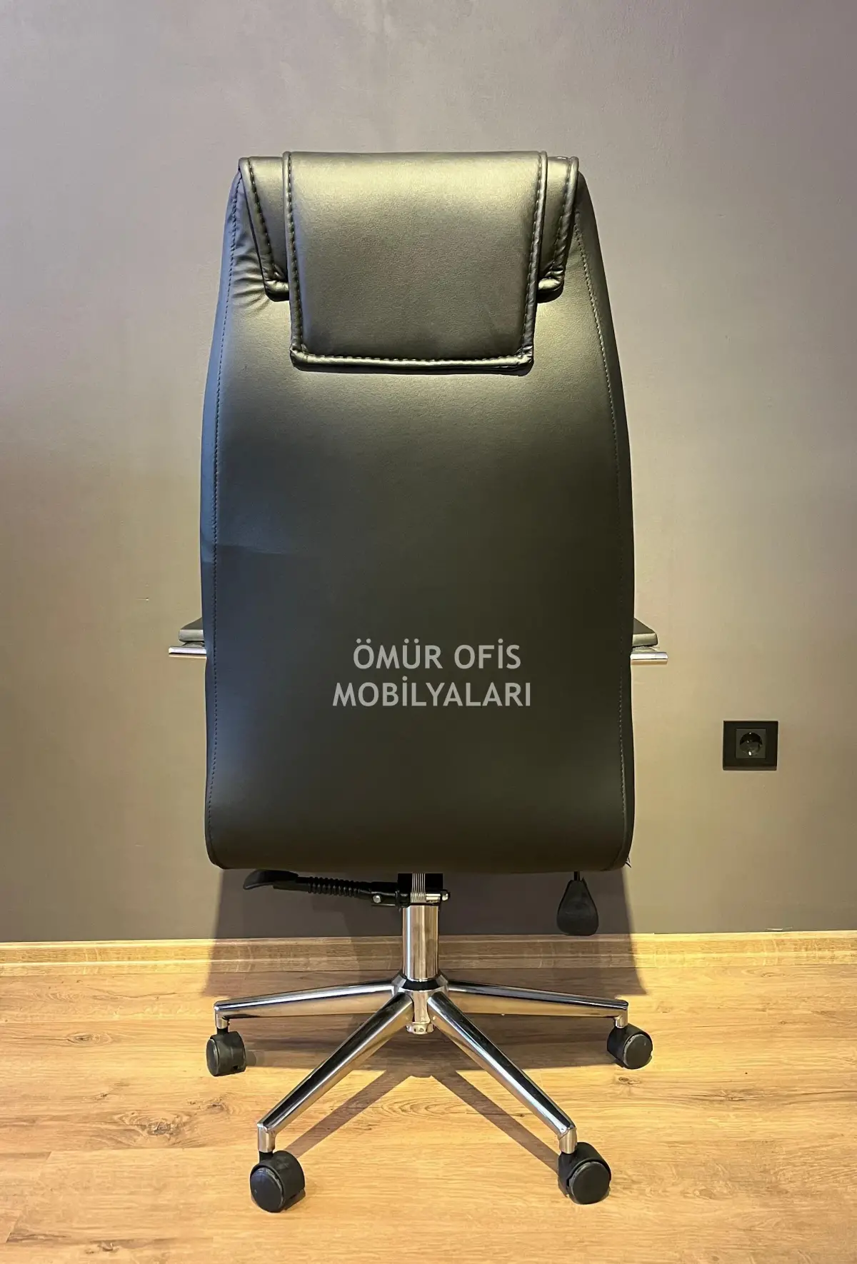 Demir Makam Koltuğu