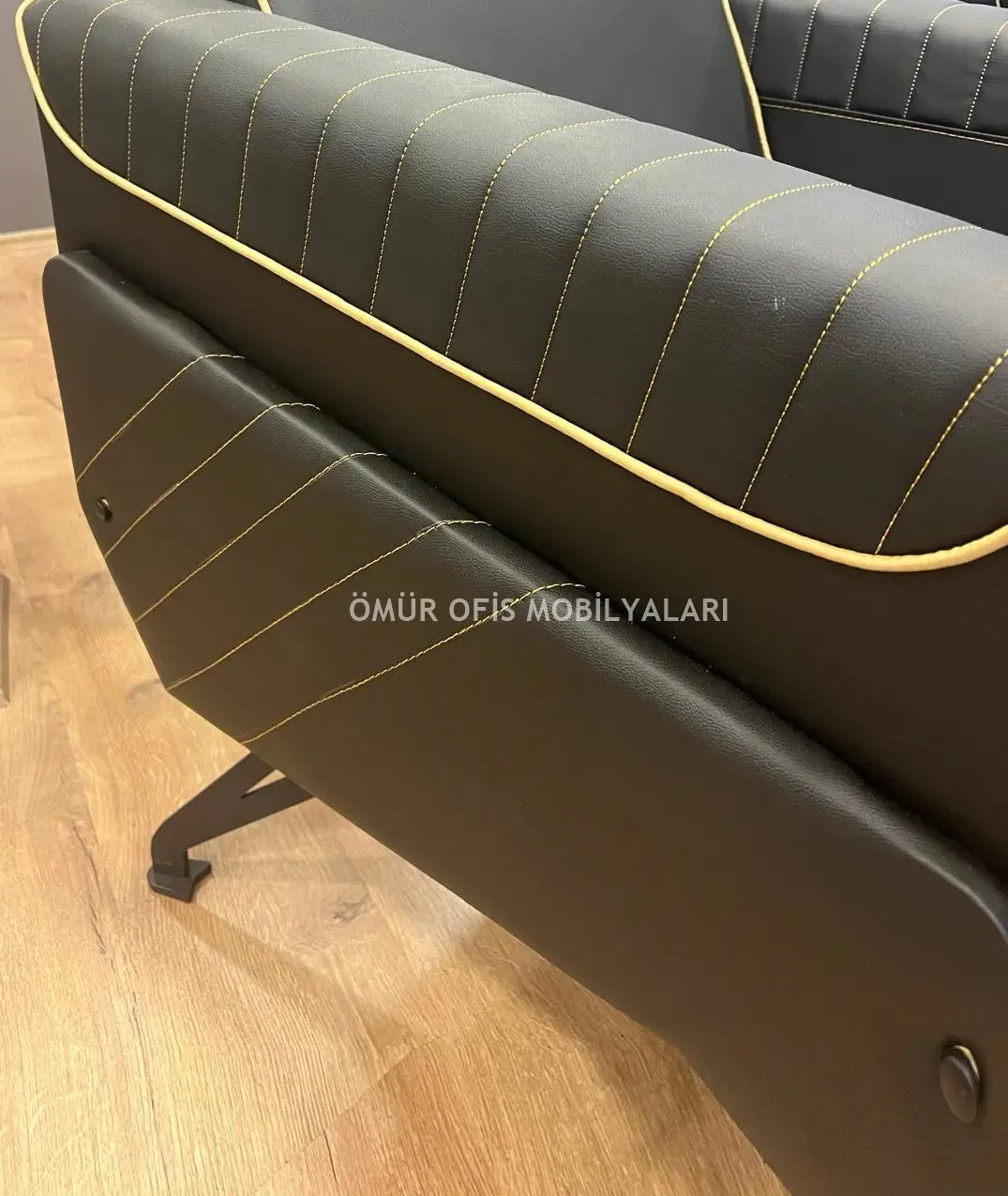 Modena Üçlü Oturma Grubu